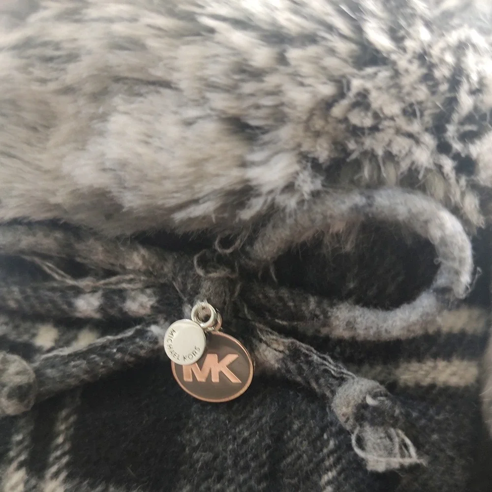 Michael Kors Plaid Slippers Women Size L Grey Black Excellent Faux Fur MK Logo